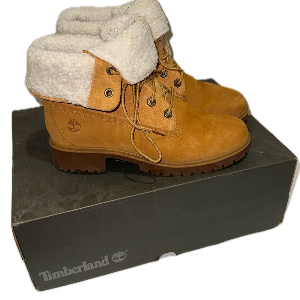 Timberland Wheat Nubuck Boots with White Fur